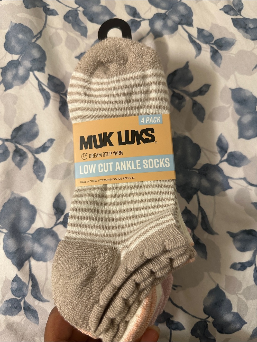 Muk Luks Woman Low Cut Ankle Socks - With Beige Stripes and more (4 Pack)